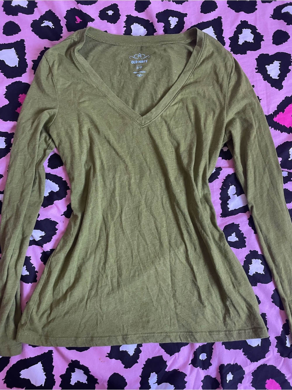 Old Navy Olive V-Neck Long Sleeve Tee